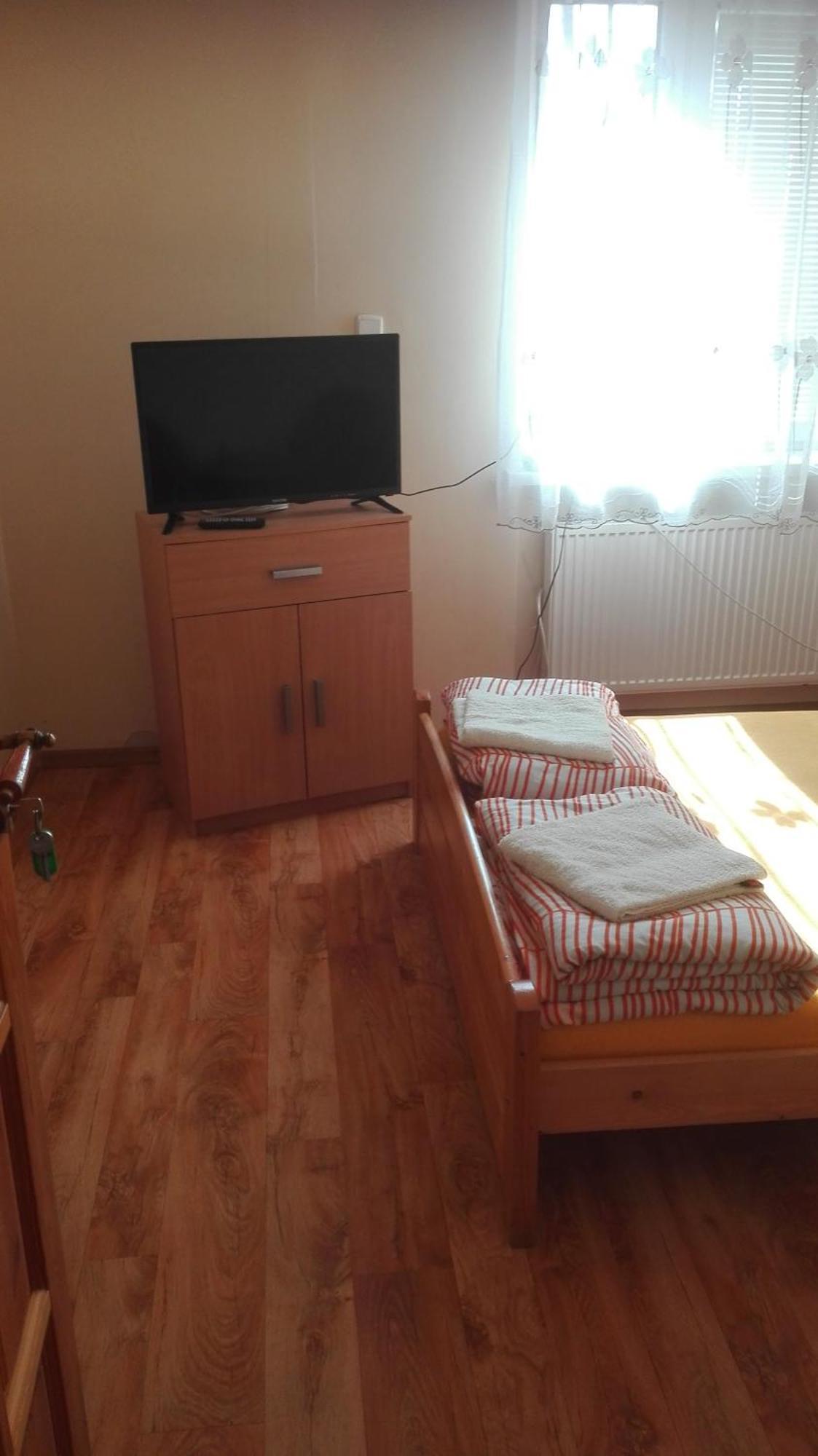 Apartamenty, Pokoje, Noclegi Pracownicze " Skarpa" Вилкаси Екстериор снимка