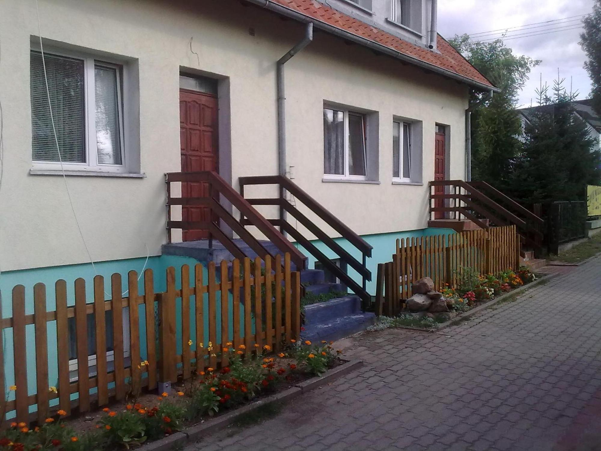Apartamenty, Pokoje, Noclegi Pracownicze " Skarpa" Вилкаси Екстериор снимка