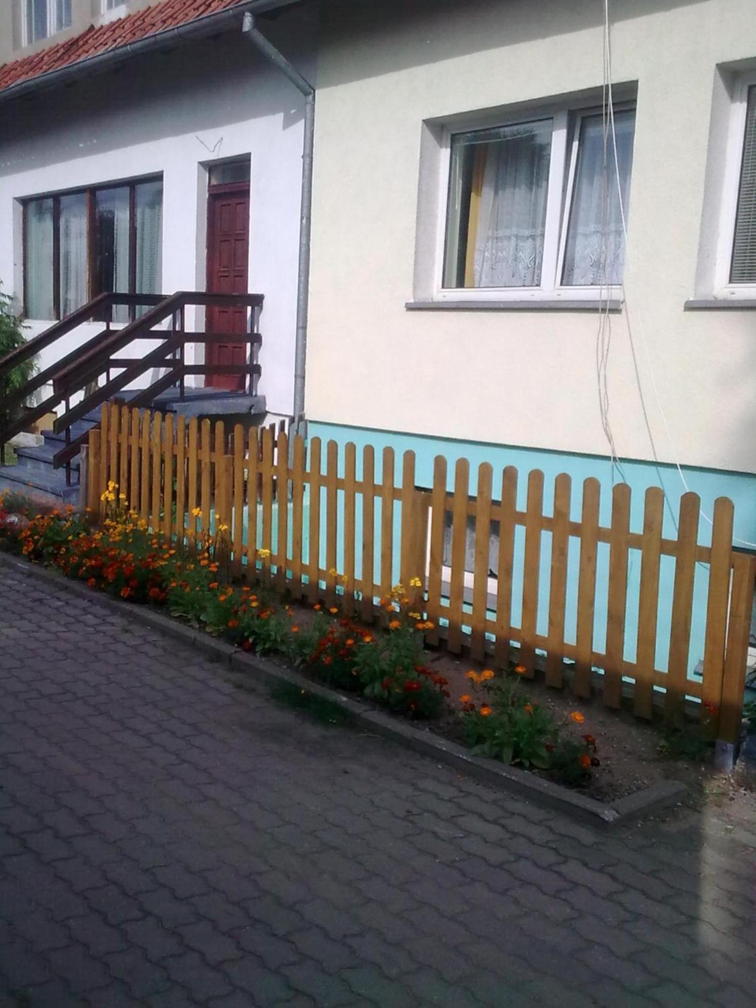 Apartamenty, Pokoje, Noclegi Pracownicze " Skarpa" Вилкаси Екстериор снимка
