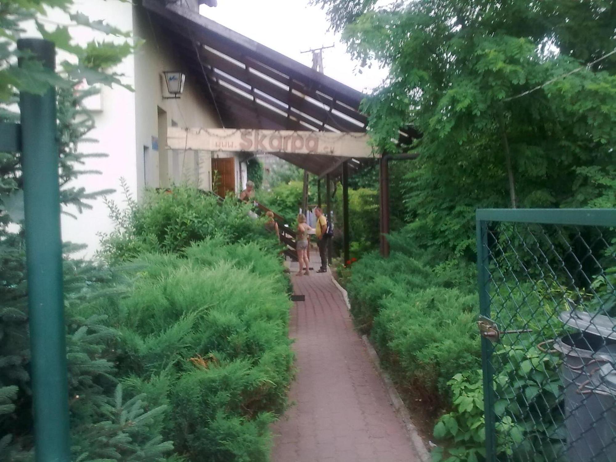 Apartamenty, Pokoje, Noclegi Pracownicze " Skarpa" Вилкаси Екстериор снимка