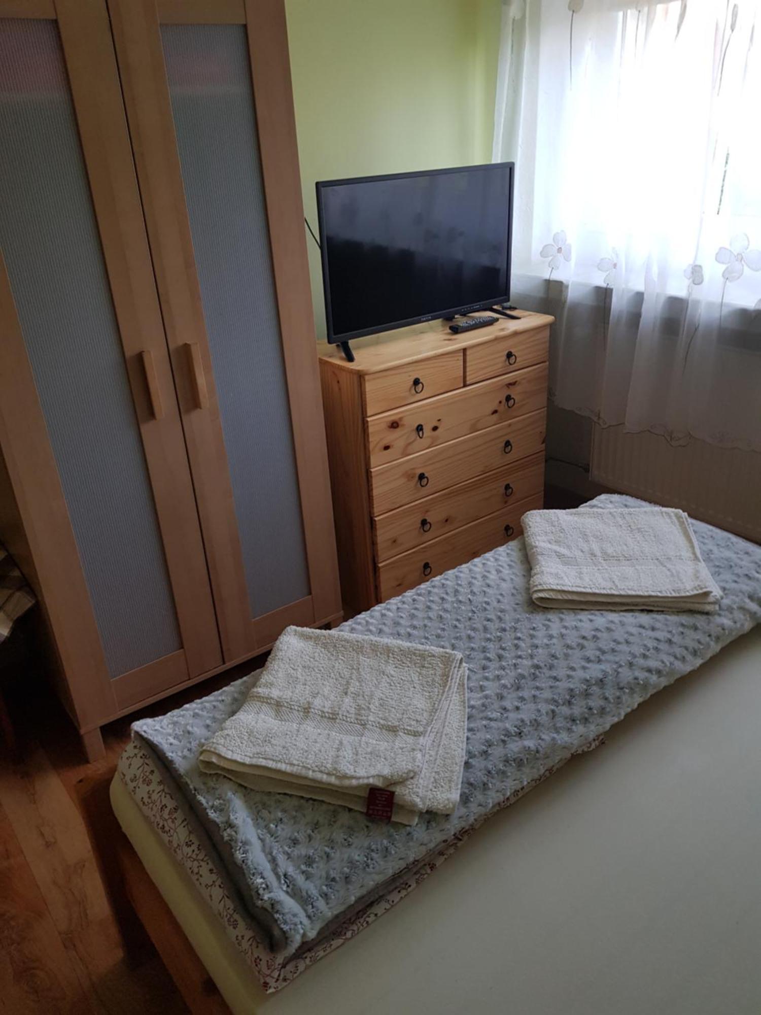 Apartamenty, Pokoje, Noclegi Pracownicze " Skarpa" Вилкаси Екстериор снимка