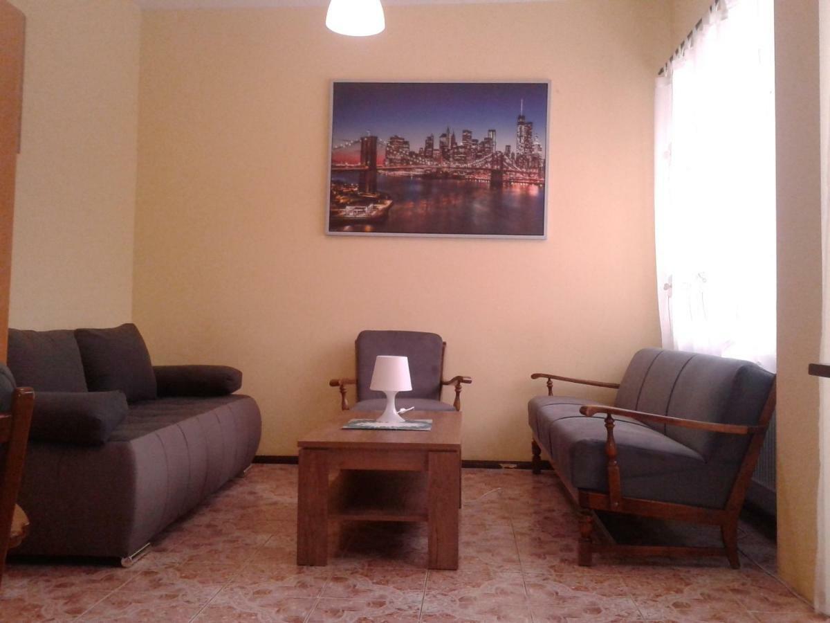 Apartamenty, Pokoje, Noclegi Pracownicze " Skarpa" Вилкаси Екстериор снимка
