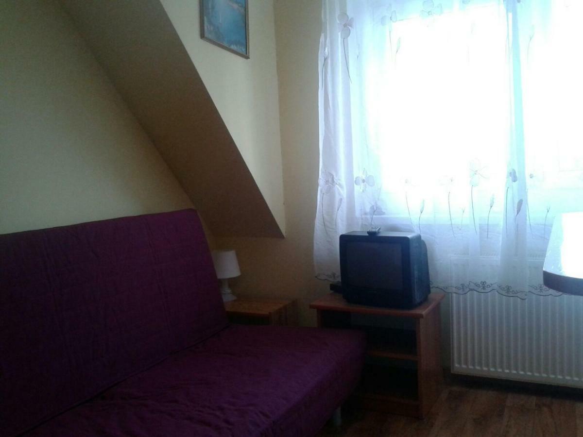 Apartamenty, Pokoje, Noclegi Pracownicze " Skarpa" Вилкаси Екстериор снимка
