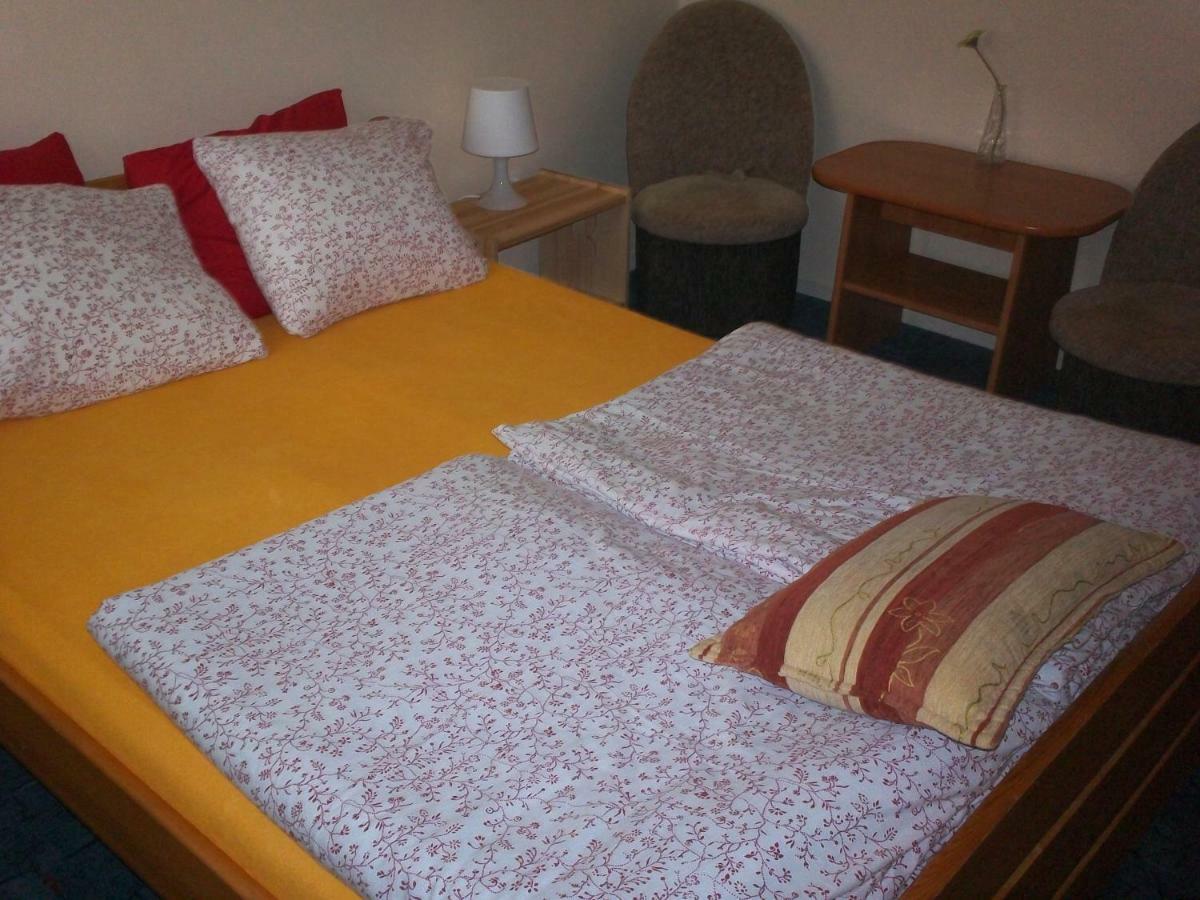 Apartamenty, Pokoje, Noclegi Pracownicze " Skarpa" Вилкаси Екстериор снимка
